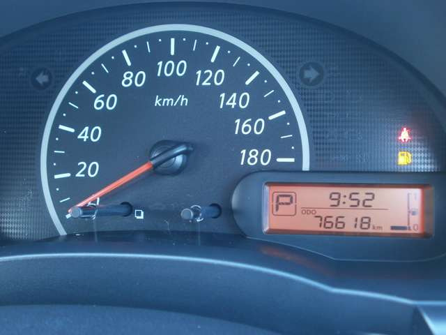 マーチ1.2 S プラムインテリア