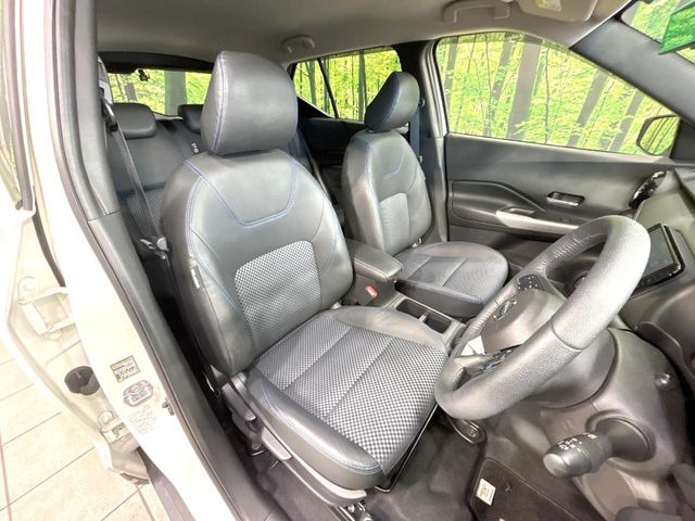 【シートヒーター】寒い日に重宝するシートヒーター!エアコンより早く温まってくれるので寒がりの人も安心ですね♪エアコンの温風は乾燥するから苦手、という方にもをおすすめです。