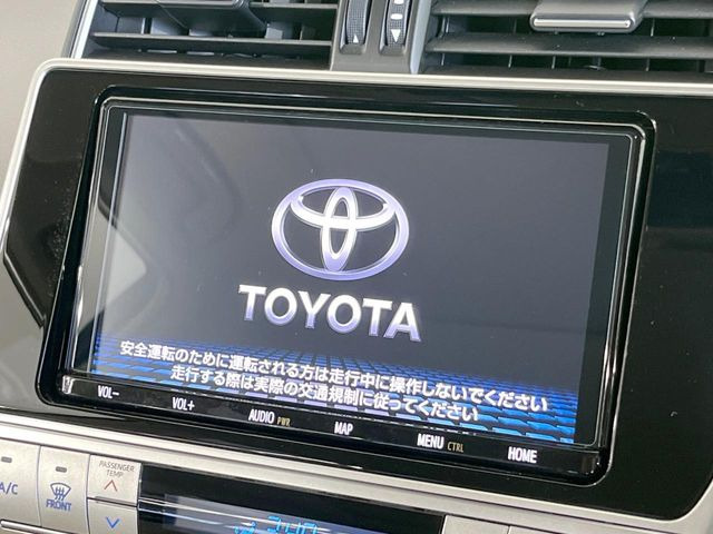 【純正9型ナビ】人気の純正ナビを装備。オーディオ機能も充実しており、Bluetooth接続すればお持ちのスマホやMP3プレイヤーの音楽を再生可能!毎日の運転がさらに楽しくなります