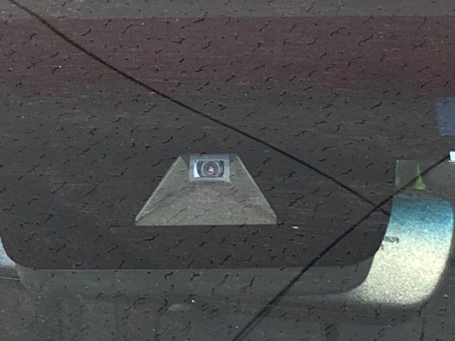 �y�v���N���b�V���Z�[�t�e�B�z�O���̎ԗ��������m���A�Փ˂������Ȏ��͌x��Œ��ӂ𑣂��A�u���[�L�𓥂ޗ͂��T�|�[�g�B�u���[�L�𓥂߂Ȃ������ꍇ�͏Փ˔�Q�y���u���[�L���쓮�A�Փˉ�����T�|�[�g���܂��B