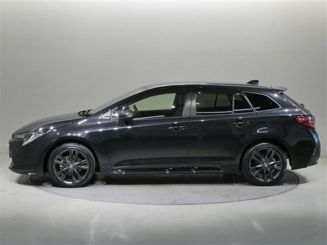 カローラツーリング1.8 ハイブリッド W×B