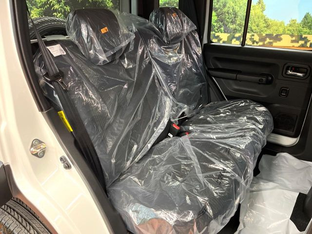 ���i���ȃI���W�i���t���A�}�b�g���I�v�V�����ɂĂ��p�ӂ��Ă���܂��B���D���ȃf�U�C����J���[�����Ԃɍ��킹�đI��ł����������Ƃ��ł��܂���