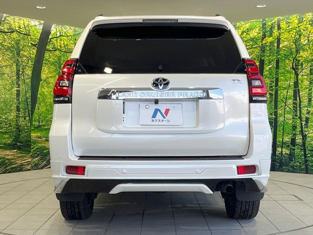 安心の最長10年・走行無制限保証(有償)をご用意。保証内容も充実はもちろん、無料点検&オイル交換や、年中無休の全国・24時間ロードサービスも付帯されておりますのでご安心下さい。