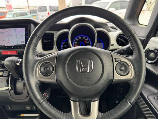 ���W����ɂ͍��i���̒��ÎԂ�V�Ԃ��������ł����W���䐔100��̑�^�W����֐��񂲗��X����������