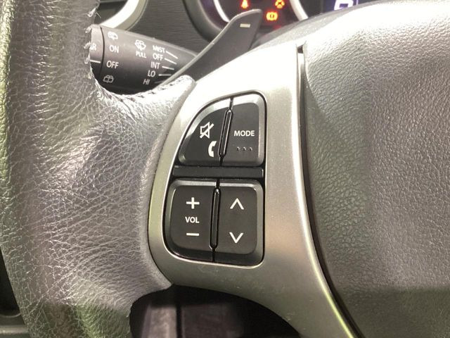 �y�X�e�A�����O�X�C�b�`�z�^�]���A�O������ڐ������炷���ƂȂ��A�I�[�f�B�I���̑��삪�\�ȕ֗��@�\!���S&���K�ȃh���C�u�����o���Ă���܂���