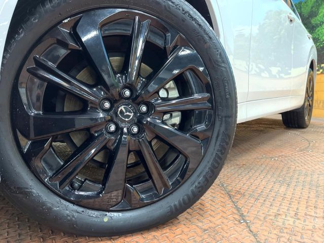 【純正20インチアルミホイール】外観にマッチした純正アルミホイールを装着しております。各種社外アルミホイールや、スタッドレスタイヤも取扱いしております。是非ご相談ください♪