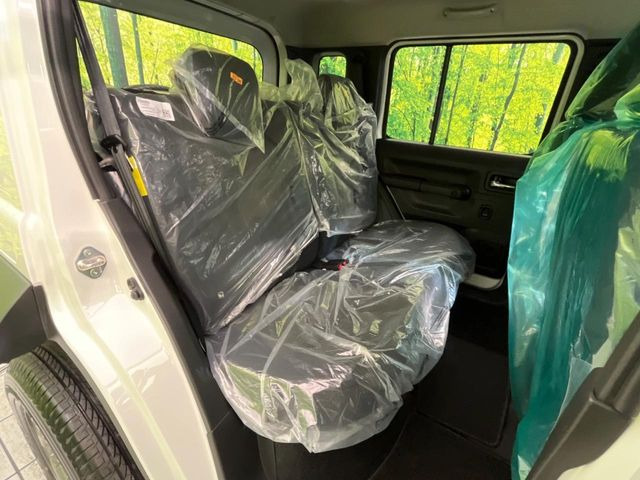 高品質なオリジナルフロアマットもオプションにてご用意しております。お好きなデザインやカラーをお車に合わせて選んでいただくことができます♪