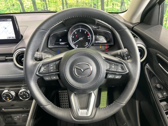 �y�����v�����X�e�A�����O�z�㎿�Ȋv���g�p���邱�ƂŁA��ɂ����������݂ƂĂ��^�]���₷���n���h���ł���