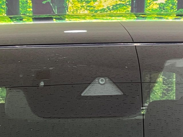 �yi-ACTIVESENSE�z���s���ɑO���̎ԗ�����F�����A�Փ˂������Ȏ��͌x��ƃu���[�L�ŏՓˉ���Ɣ�Q�y�����A�V�X�g�B�����S�Ƀh���C�u�����y���݂��������܂��B