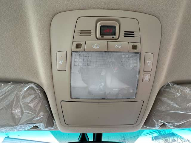 ���X�܂œ��ЃX�^�b�t���S�����߂Ĕ��������e�i���X�v���܂�!