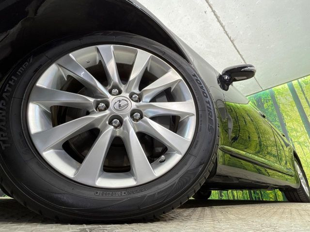 �y����18�C���`�A���~�z�C�[���z�O�ςɃ}�b�`���������A���~�z�C�[���𑕒����Ă���܂��B�e��ЊO�A���~�z�C�[����A�X�^�b�h���X�^�C�����戵�����Ă���܂��B���񂲑��k����������