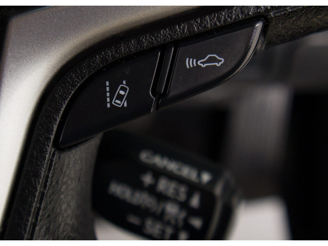 �Փˉ���x���^�v���N���b�V���Z�[�t�e�B�V�X�e�� �O���ɏo��������Q���ɑ΂��x��𔭂��A�h���C�o�[�Ɍx���B�����Ƀu���[�L�A�V�X�g�ɂ��Փˉ���Ƒ��x���y�����܂��B