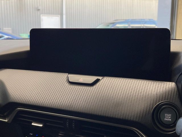 �y12.3�C���`�}�c�_�R�l�N�g�z�ԓ��̕��͋C�Ƀ}�b�`������^�f�B�X�v���C�B�X�}�z�ڑ��ł̃i�r�g�p��Bluetooth�Đ����A�l�X�ȋ@�\���y���߂܂��B�����I�ȃ_�C�������삪�\�ŁA�g��������ǍD�ł��B