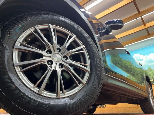 �y17�C���`�A���~�z�C�[���z�O�ςɃ}�b�`�����A���~�z�C�[���𑕒����Ă���܂��B�e��A���~�z�C�[����A�X�^�b�h���X�^�C�����戵�����Ă���܂��B���񂲑��k����������