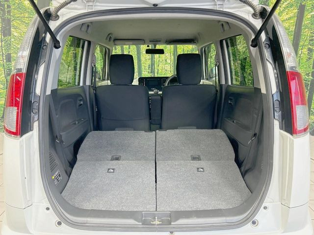 ���i�̂���������ʋ΁A���}���ɏ\���ȉ׎��X�y�[�X���m�ۂ��Ă���܂��B�Z�J���h�V�[�g��|���ƁA�傫�ȉו��̐ύڂ��\�ł���