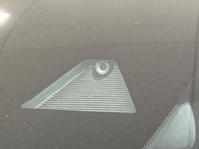 �y�X�}�[�g�u���[�L�T�|�[�g�z���s���ɑO���̎ԗ�����F�����A�Փ˂������Ȏ��͌x��ƃu���[�L�ŏՓˉ���Ɣ�Q�y�����A�V�X�g�B�����S�Ƀh���C�u�����y���݂��������܂��B