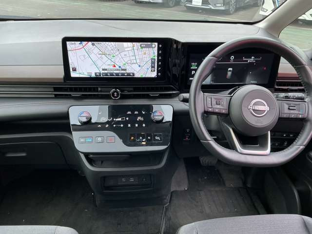 セレナ1.4 e-POWER ハイウェイスターV