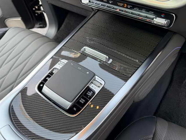 AMG�J�[�{���C���e���A�E�^�b�`�p�b�h�E���C�����X�[�d�E����t���J�b�v�z���_�[�B