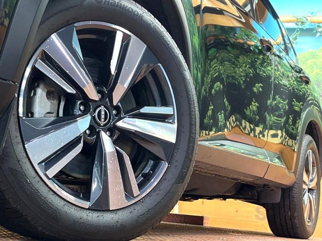 �y����19�C���`�A���~�z�C�[���z�O�ςɃ}�b�`���������A���~�z�C�[���𑕒����Ă���܂��B�e��ЊO�A���~�z�C�[����A�X�^�b�h���X�^�C�����戵�����Ă���܂��B���񂲑��k����������