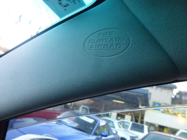 �^�]�ȃJ�[�e���G�A�o�b�N�ł��B