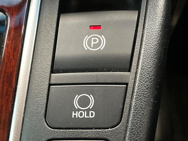 �y�I�[�g�u���[�L�z�[���h�z�M���҂���a�؂Œ�Ԏ��Ƀu���[�L���瑫�𗣂��Ă��A��~��Ԃ�ێ����Ă���܂��B�O�i����Ƃ��̓A�N�Z���𓥂߂Ύ����ŉ��������̂ň��S��X���^�]���y�ɂȂ�܂���