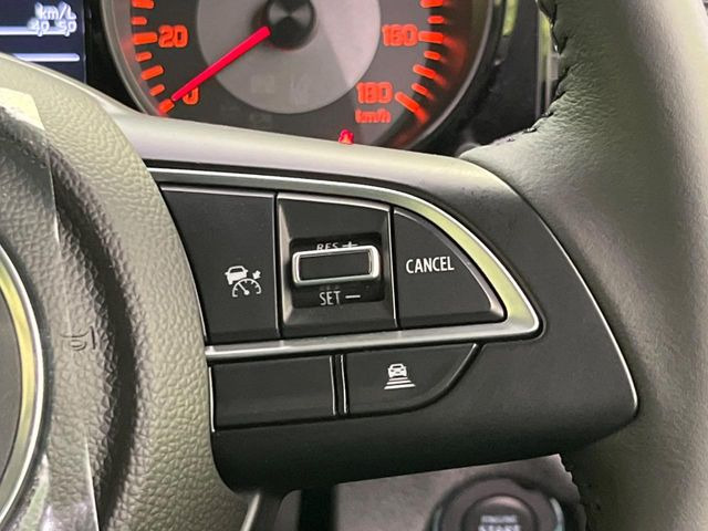 【アダプティブクルーズコントロール】高速道路での長距離走行が楽に!!自動で速度を保つクルーズコントロールが、衝突軽減システムと連携し、前方の車両を感知して車間を保つように速度調節してくれます!!