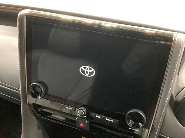 【14インチディスプレイオーディオ】画面内にオーディオ操作はもちろん、空調の調整機能なども盛り込んだ多機能なディスプレイオーディオです!スマートフォン連携はもちろん、車載ナビもお使いいただけます♪