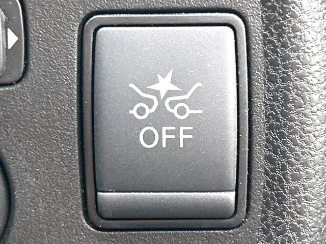 �y�C���e���W�F���g�G�}�[�W�F���V�[�u���[�L�z�t�����g�J�����őO���̎ԗ�����s�҂����m�B�Փ˂������Ȏ��͏Փ˔�Q�y���u���[�L���쓮�A�Փˉ�����T�|�[�g�B�����S�Ƀh���C�u�����y���݂��������܂��B