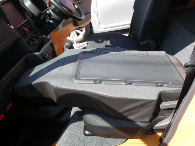 ����ȃV�[�g�o�b�N�e�[�u��!�H���⏑�����Ȃǋ󂢂����Ԃŗl�X�ȋ�Ԃɑ��ς���