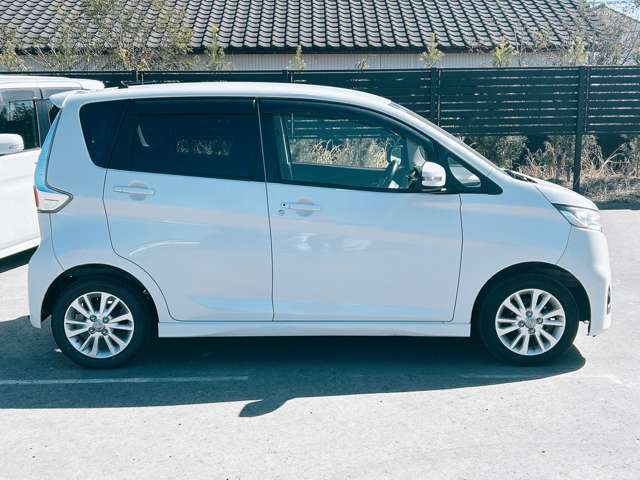 お客様のご予算帯に合わせたお車を常時100台以上取り揃えています!当社のスタッフがお客様のお車選びをしっかりサポートしご提案させていただきます!
