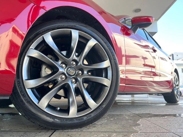 �y����19�C���`�A���~�z�C�[���z�O�ςɃ}�b�`���������A���~�z�C�[���𑕒����Ă���܂��B�e��ЊO�A���~�z�C�[����A�X�^�b�h���X�^�C�����戵�����Ă���܂��B���񂲑��k����������