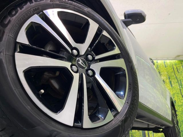 �y����17�C���`�A���~�z�C�[���z�O�ςɃ}�b�`���������A���~�z�C�[���𑕒����Ă���܂��B�e��ЊO�A���~�z�C�[����A�X�^�b�h���X�^�C�����戵�����Ă���܂��B���񂲑��k����������