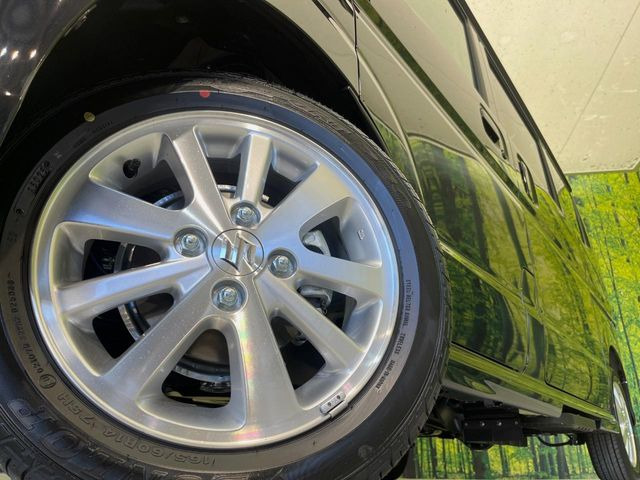 �y����14�C���`�A���~�z�C�[���z�O�ςɃ}�b�`���������A���~�z�C�[���𑕒����Ă���܂��B�e��ЊO�A���~�z�C�[����A�X�^�b�h���X�^�C�����戵�����Ă���܂��B���񂲑��k����������