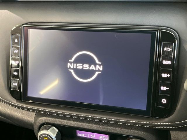 【純正9型ナビ】人気の純正ナビを装備。オーディオ機能も充実しており、Bluetooth接続すればお持ちのスマホやMP3プレイヤーの音楽を再生可能!毎日の運転がさらに楽しくなります!!