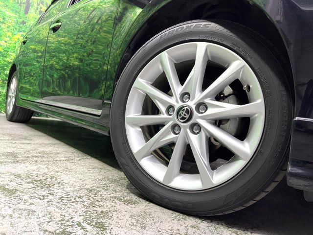 【純正17インチアルミホイール】外観にマッチした純正アルミホイールを装着しております。各種社外アルミホイールや、スタッドレスタイヤも取扱いしております。是非ご相談ください♪