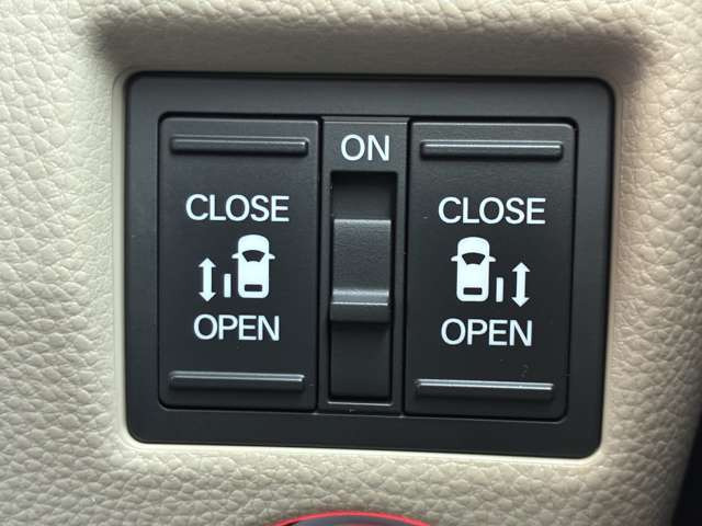 両側電動スライド操作部