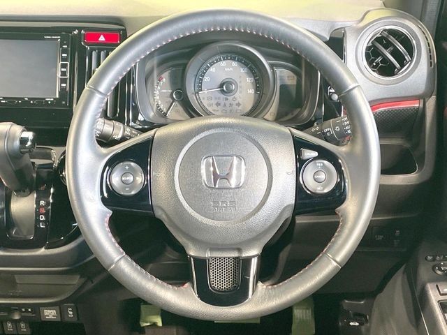 �y�����v�����X�e�A�����O�z�㎿�Ȋv���g�p���邱�ƂŁA��ɂ����������݂ƂĂ��^�]���₷���n���h���ł���