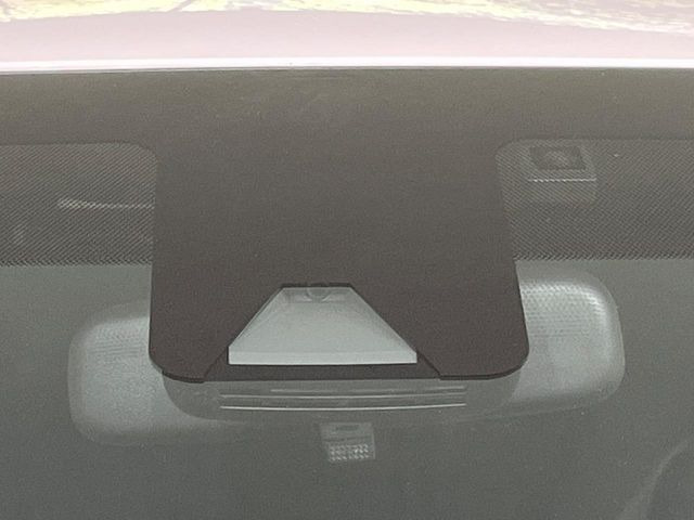 �y�g���^�Z�[�t�e�B�Z���X�z���s���ɑO���̎ԗ�����F�����A�Փ˂������Ȏ��͌x��ƃu���[�L�ŏՓˉ���Ɣ�Q�y�����A�V�X�g�B�����S�Ƀh���C�u�����y���݂��������܂��B