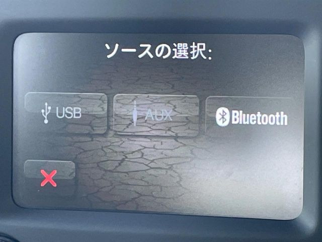 ��Bluetooth:���莝���̃X�}�[�g�t�H���ȂǂƐڑ����A�n���Y�t���[�ʘb��Տꊴ����~���[�W�b�N�Đ������y���݂��������܂��B�����ڑ��ł��̂Ŕς킵��������܂����