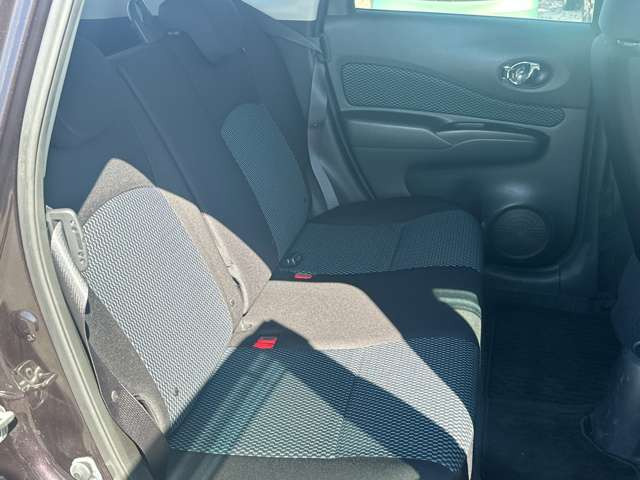 ���Ђł͌��I�������Ԃ𖈌���ʂɎd������s�Ȃ��A�����߂₷�����i�ł��񋟂��Ă���܂���