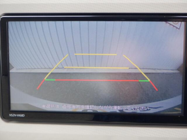 バックカメラを装備しております。駐車時に大変役立ちますよ♪運転が苦手な方の味方になってくれます。