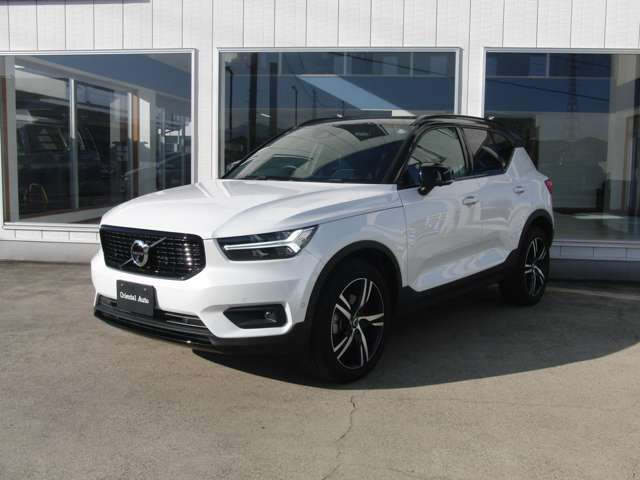 XC40B4 AWD Rデザイン 4WD