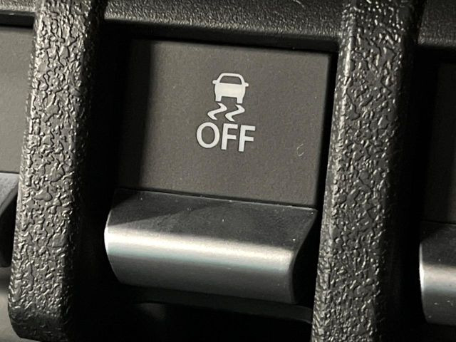 �y������h�~���u�z�ԗ��̉���������m����ƁA�����I�Ɏԗ��̐i�s������ۂ悤�Ɏԗ��𐧌䂵�܂��B�J�̓��ȂǊ���₷���H�ʏ󋵂ł����S�ȉ^�]���\�ł��B