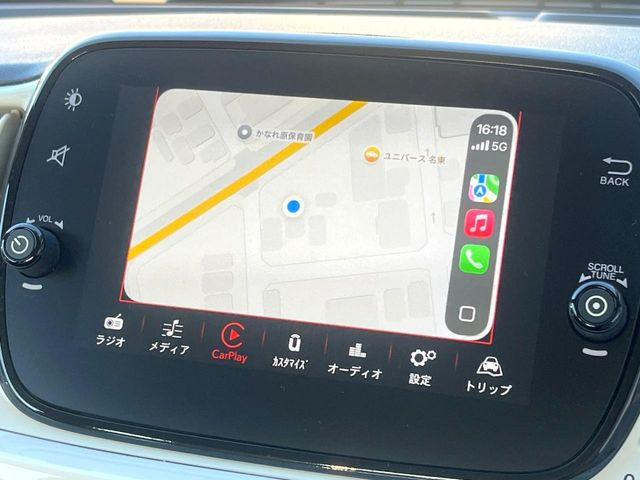 ��Apple Car Play:�X�}�z�Ƃ̗L���ڑ��ŁA�i�r�E�I�[�f�B�I�Đ��ȂǃX�}�z�̃A�v���@�\����ʂł��g����֗��@�\�ł�!