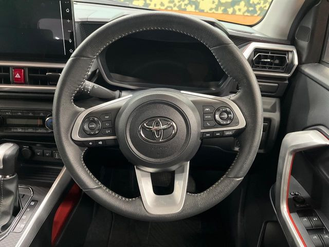 �y�����v�����X�e�A�����O�z�㎿�Ȋv���g�p���邱�ƂŁA��ɂ����������݂ƂĂ��^�]���₷���n���h���ł���