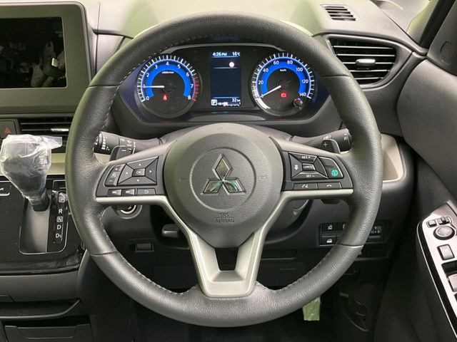 �y�����v�����X�e�A�����O�z�㎿�Ȋv���g�p���邱�ƂŁA��ɂ����������݂ƂĂ��^�]���₷���n���h���ł���