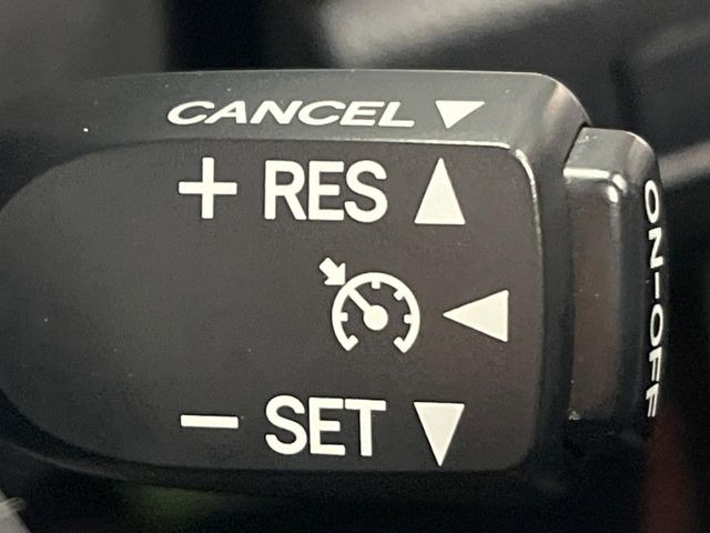 �y�N���[�Y�R���g���[���z�������H�����N���N���s�B�A�N�Z���𗣂��Ă���葬�x�ő��s���ł��A�������^�]���̕��S���y��!�����E�������ȒP�ȃX�C�b�`����Œ����ł��܂��B