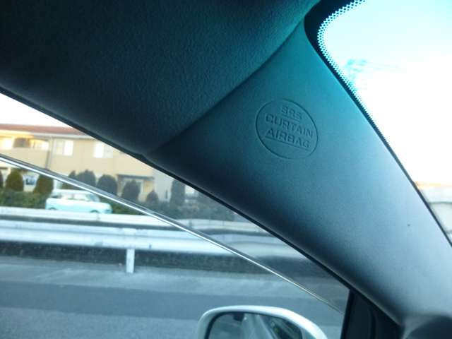 ����ȃJ�[�e���G�A�o�b�N�ł��B