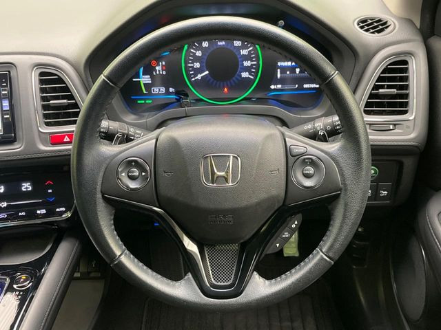 �y�����v�����X�e�A�����O�z�㎿�Ȋv���g�p���邱�ƂŁA��ɂ����������݂ƂĂ��^�]���₷���n���h���ł���