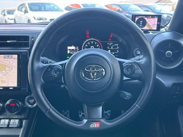 �y�����v�����X�e�A�����O�z�㎿�Ȋv���g�p���邱�ƂŁA��ɂ����������݂ƂĂ��^�]���₷���n���h���ł���